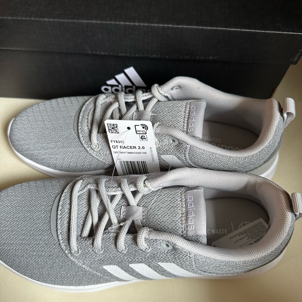NWT QT RACER 2.0 FOR WOMEN, COLOR GRAY & WHITE, SIZE 8.5